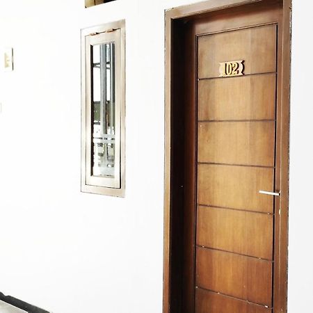 Rosa Pavilion Syariah RedPartner Malang Esterno foto