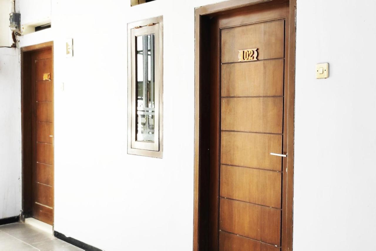 Rosa Pavilion Syariah RedPartner Malang Esterno foto
